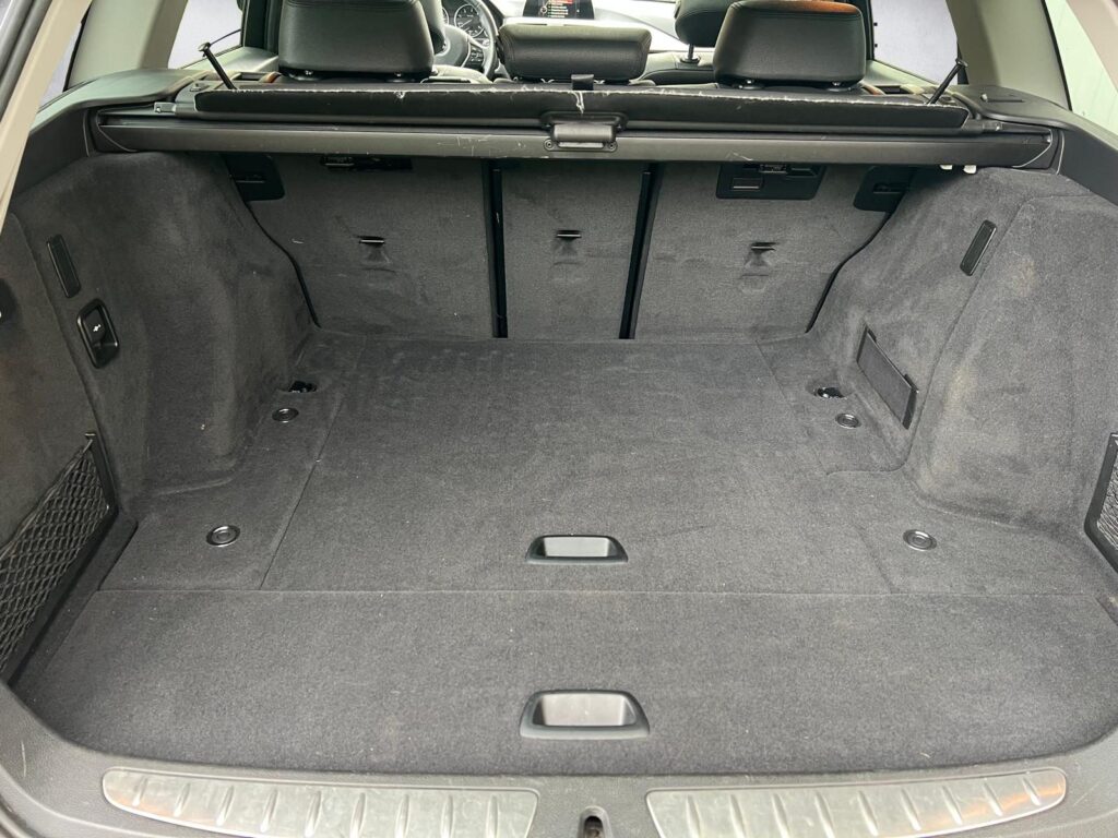 BMW 316 Touring gris métallisé break vue de l'intérieur - Cullinan Automotive