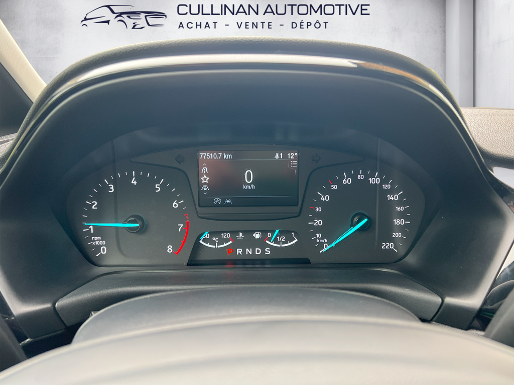 Ford Fiesta argentée en excellent état vue de l'intérieur – Cullinan Automotive