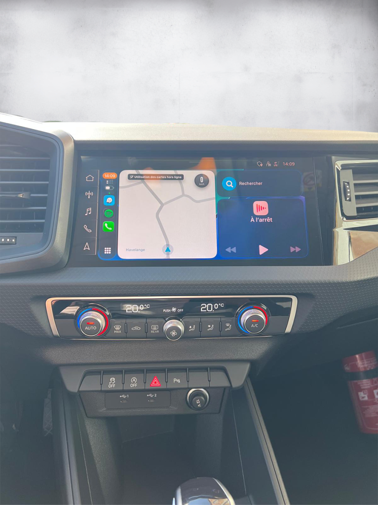 Audi A1 noire compacte élégante et moderne vue de l'intérieur - Cullinan Automotive