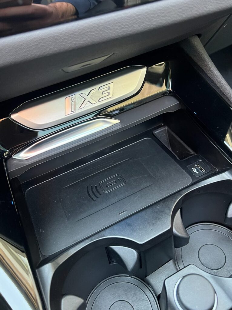 BMW X3 noir SUV premium moderne vue de l'intérieur – Cullinan Automotive