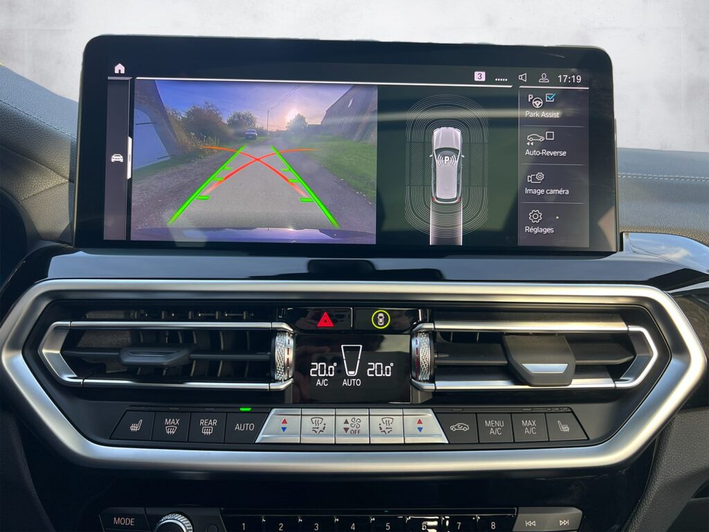 BMW X3 noir SUV premium moderne vue de l'intérieur – Cullinan Automotive