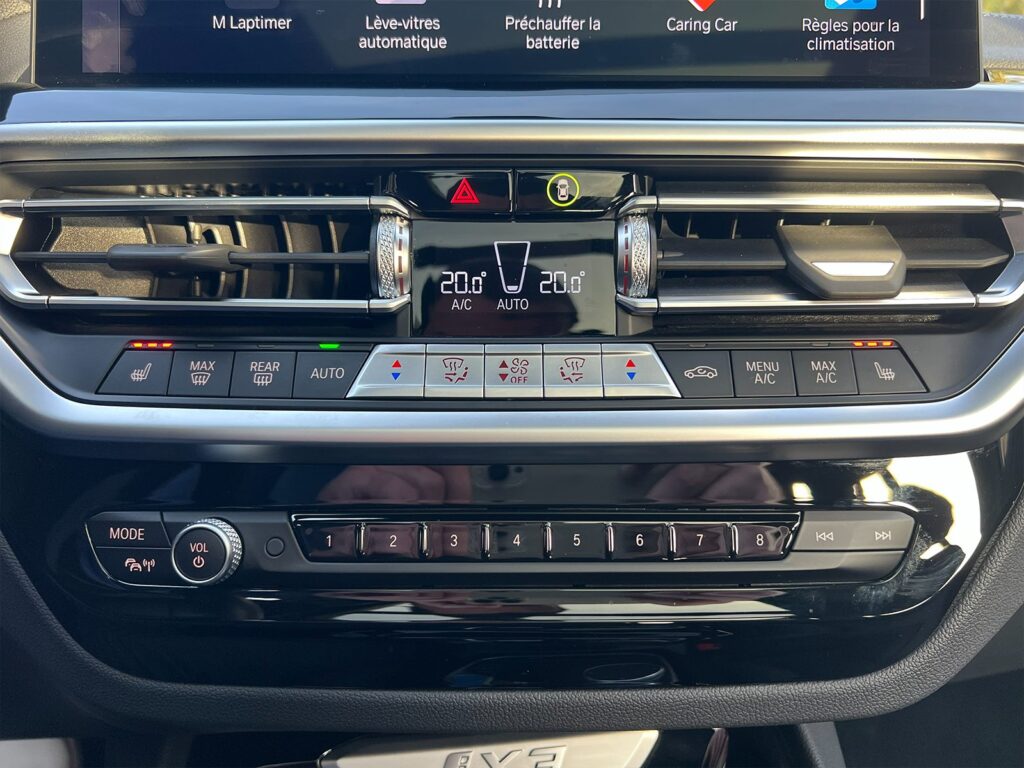 BMW X3 noir SUV premium moderne vue de l'intérieur – Cullinan Automotive