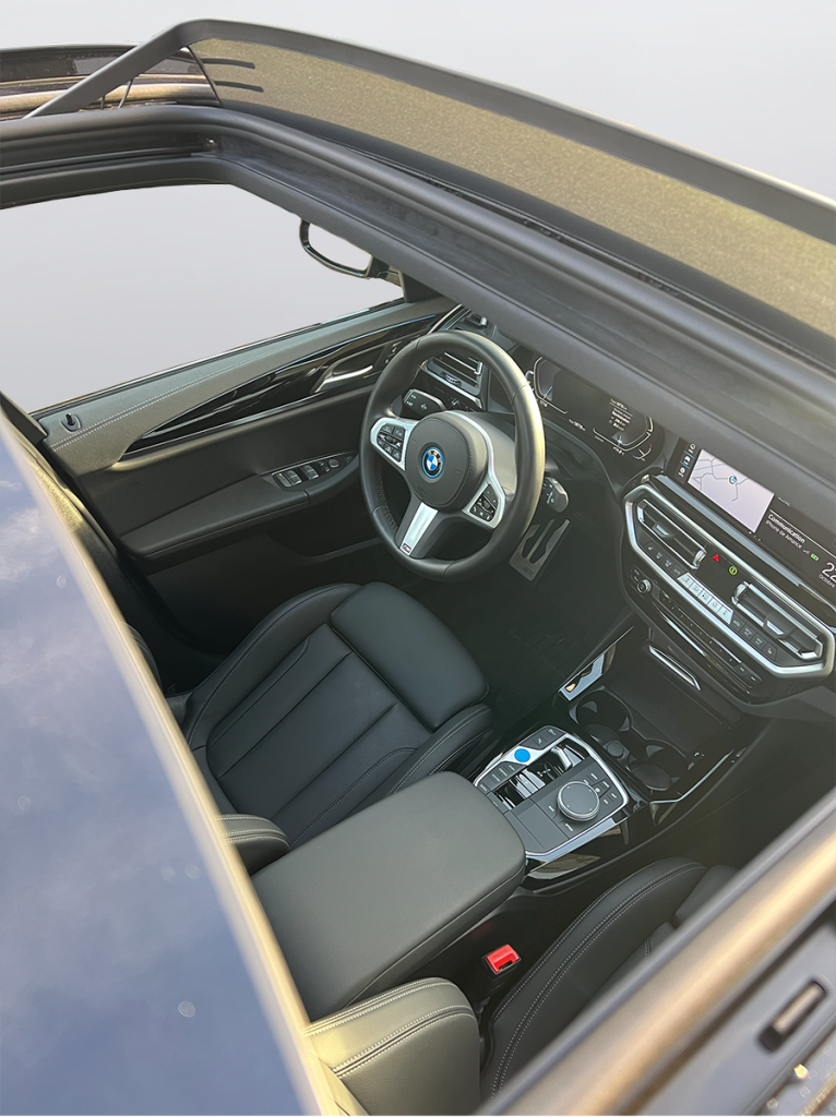 BMW X3 noir SUV premium moderne vue de l'intérieur – Cullinan Automotive