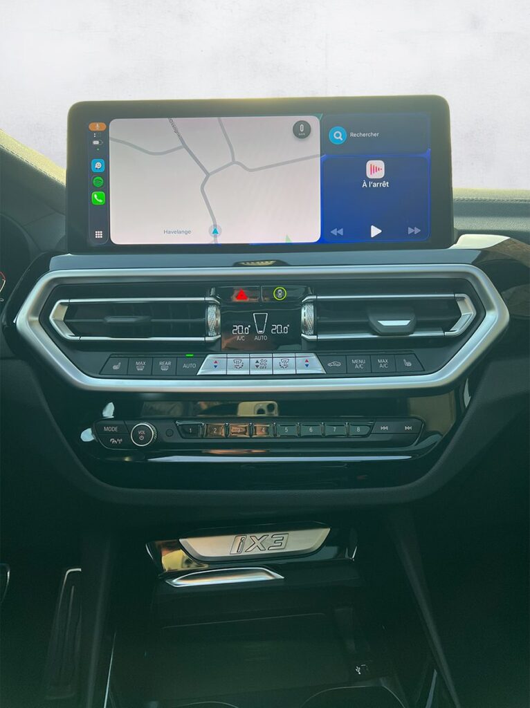 BMW X3 noir SUV premium moderne vue de l'intérieur – Cullinan Automotive