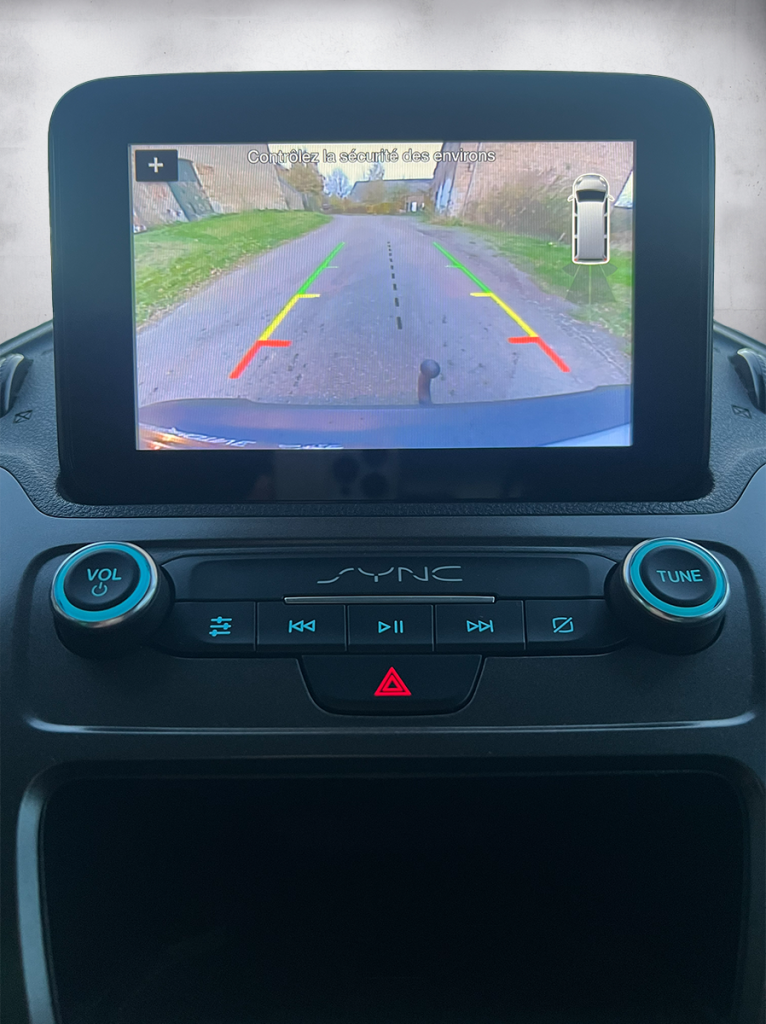 Ford Transit Connect blanc utilitaire compact vue de l'intérieur – Cullinan Automotive