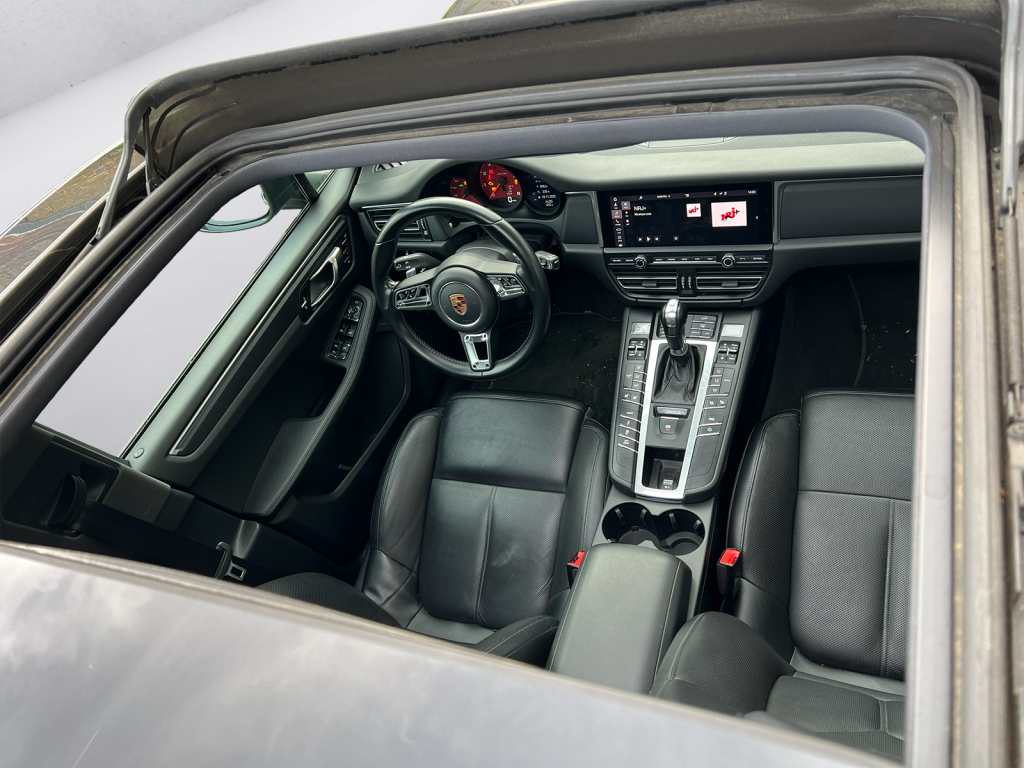 Porsche Macan noire SUV premium haut de gamme - Cullinan Automotive