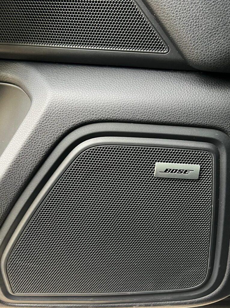 Porsche Macan noire SUV premium haut de gamme vue de l'intérieur - Cullinan Automotive