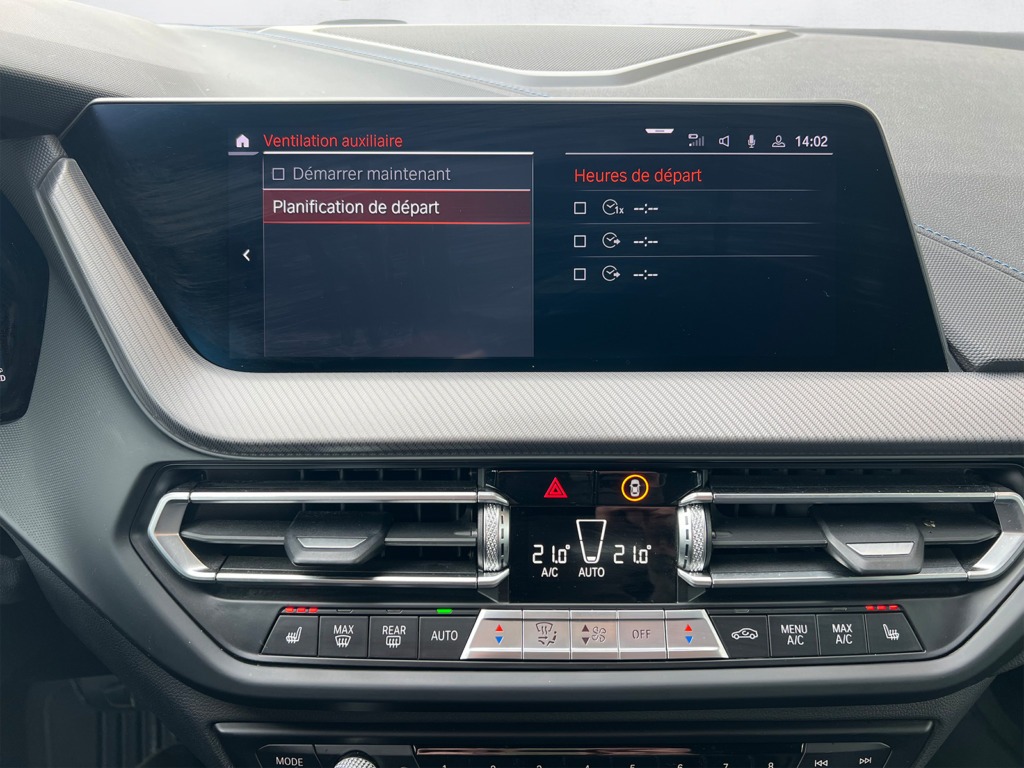 BMW 216dA gris métallisé berline vue de l'intérieur - Cullinan Automotive