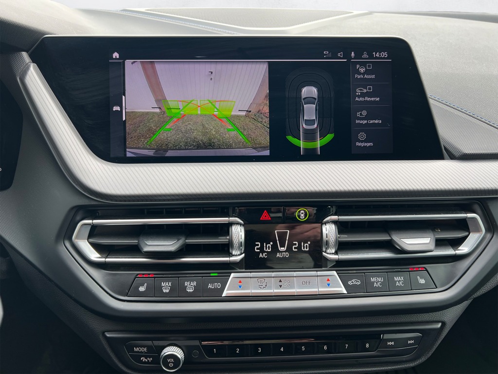 BMW 216dA gris métallisé berline vue de l'intérieur - Cullinan Automotive