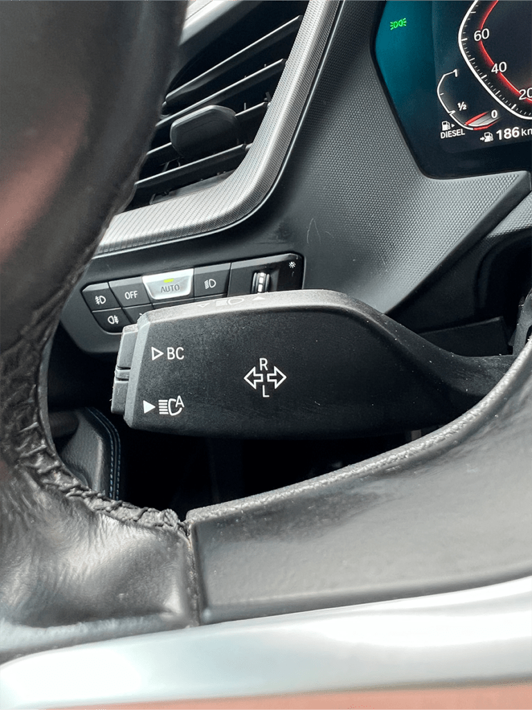 BMW 216dA gris métallisé berline vue de l'intérieur - Cullinan Automotive