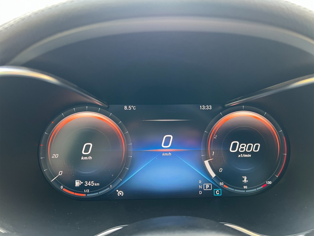 Mercedes C180 blanche décapotable vue de l'intérieur – Cullinan Automotive