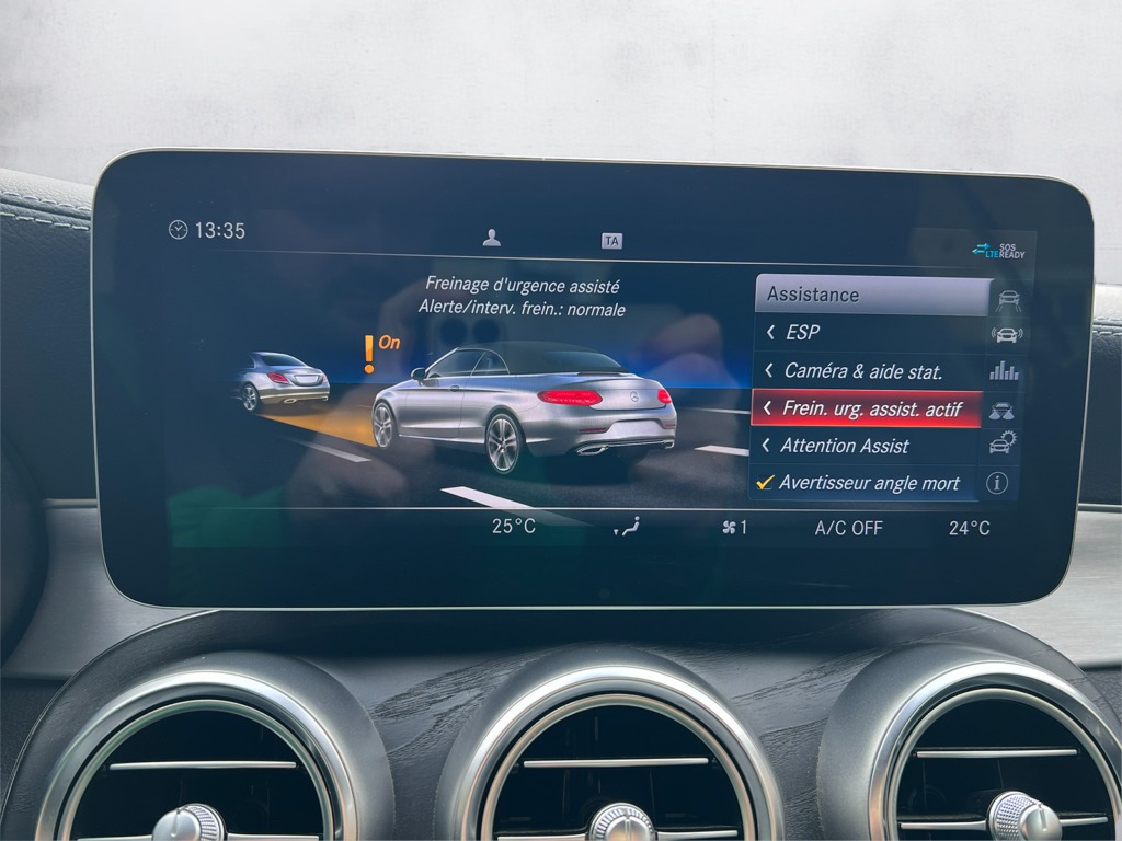 Mercedes C180 blanche décapotable vue de l'intérieur – Cullinan Automotive