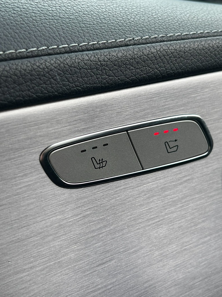 Mercedes C180 blanche décapotable vue de l'intérieur – Cullinan Automotive