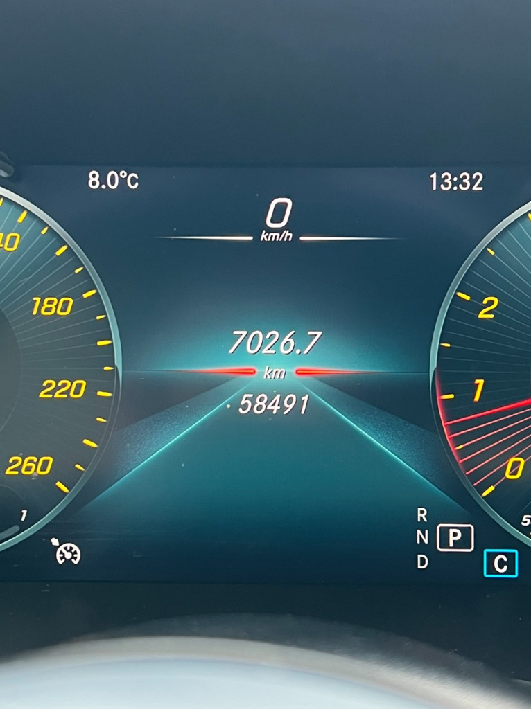 Mercedes C180 blanche décapotable vue de l'intérieur – Cullinan Automotive