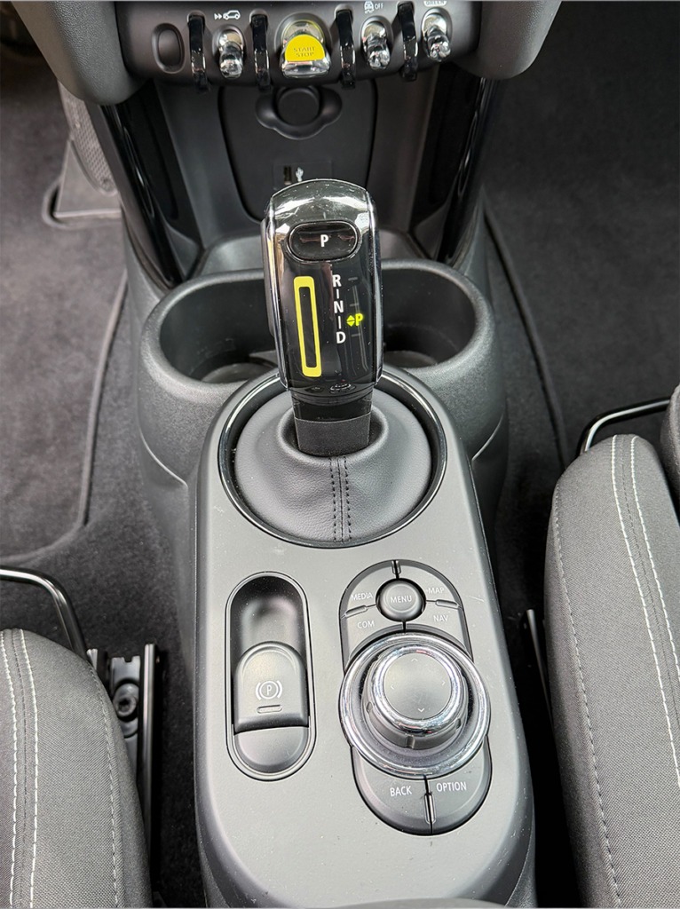 Mini Cooper SE noire électrique citadine intérieur - Cullinan Automotive