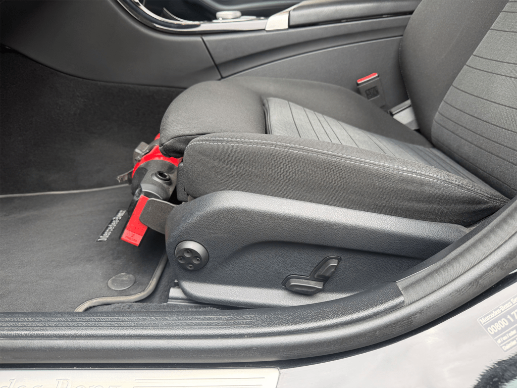 Mercedes C160 noire berline élégante intérieur – Cullinan Automotive