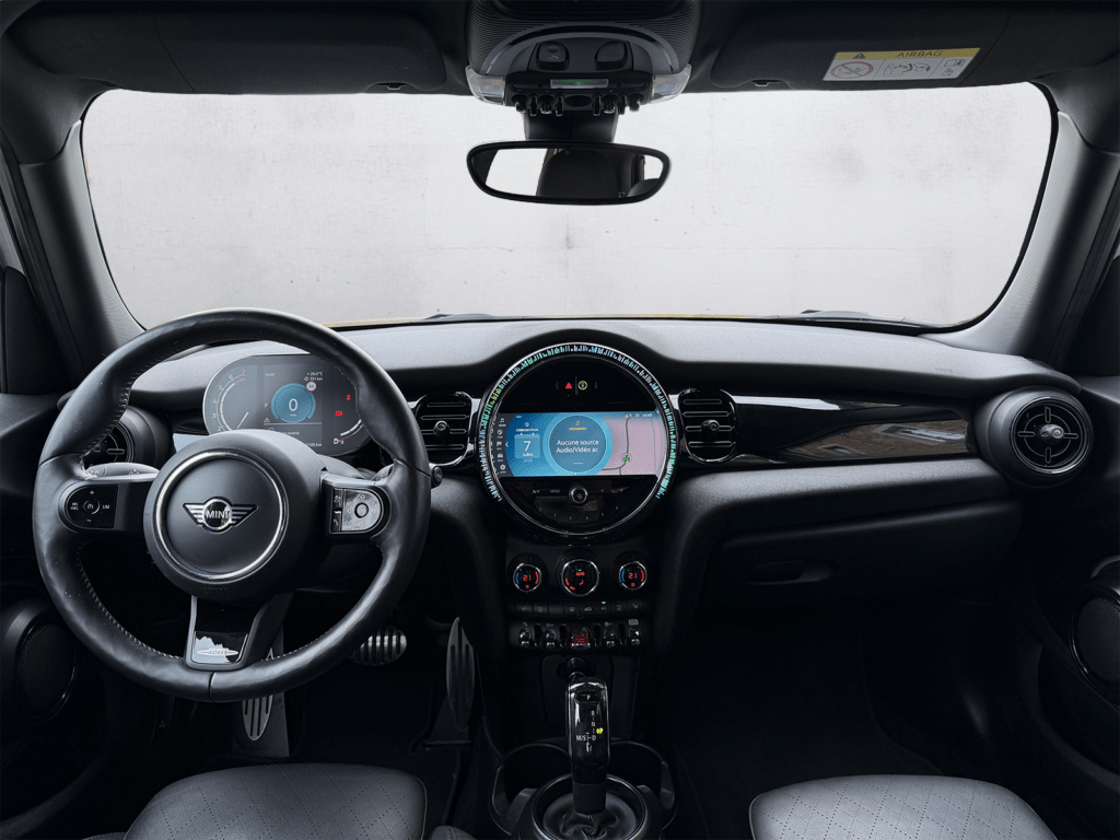 Mini Cooper JCW blanche métallisée sportive intérieur – Cullinan Automotive