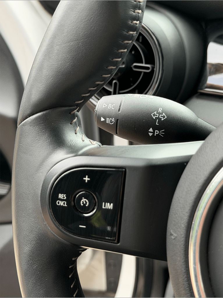 Mini Cooper JCW blanche métallisée sportive intérieur – Cullinan Automotive