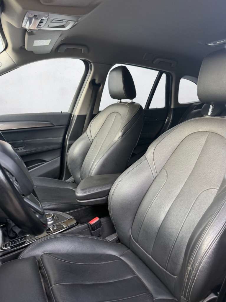 BMW X1 noire élégante avec intérieur cuir – Cullinan Automotive
