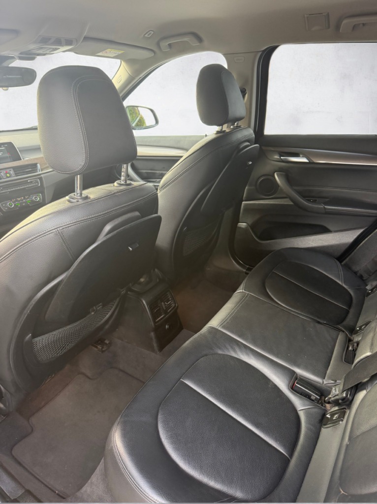 BMW X1 noire élégante avec intérieur cuir – Cullinan Automotive