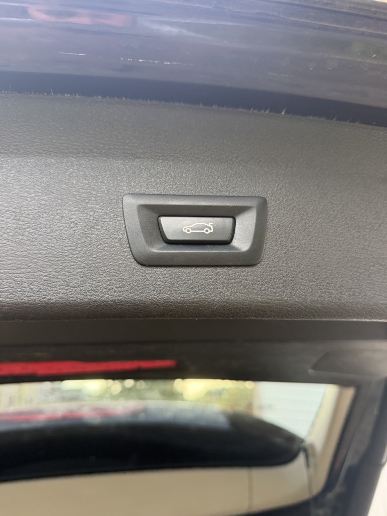 BMW X1 noire élégante avec intérieur cuir – Cullinan Automotive
