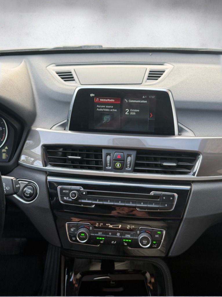 BMW X1 noire élégante avec intérieur cuir – Cullinan Automotive