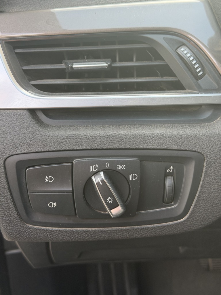 BMW X1 noire élégante avec intérieur cuir – Cullinan Automotive