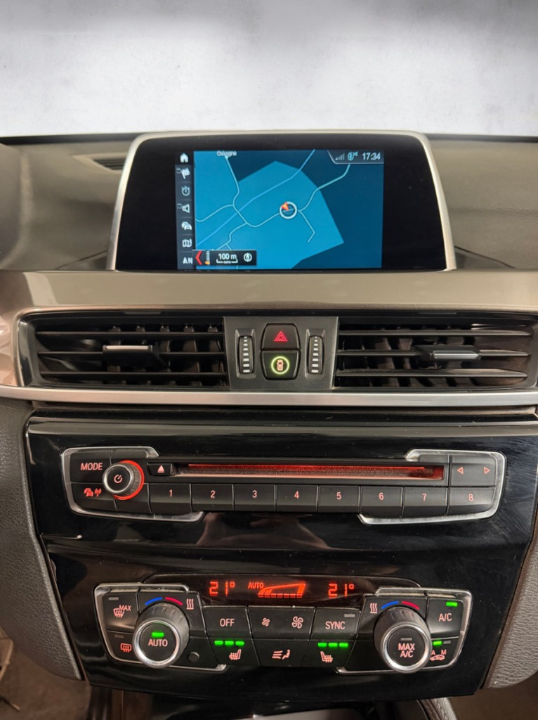 BMW X1 noire élégante avec intérieur cuir – Cullinan Automotive